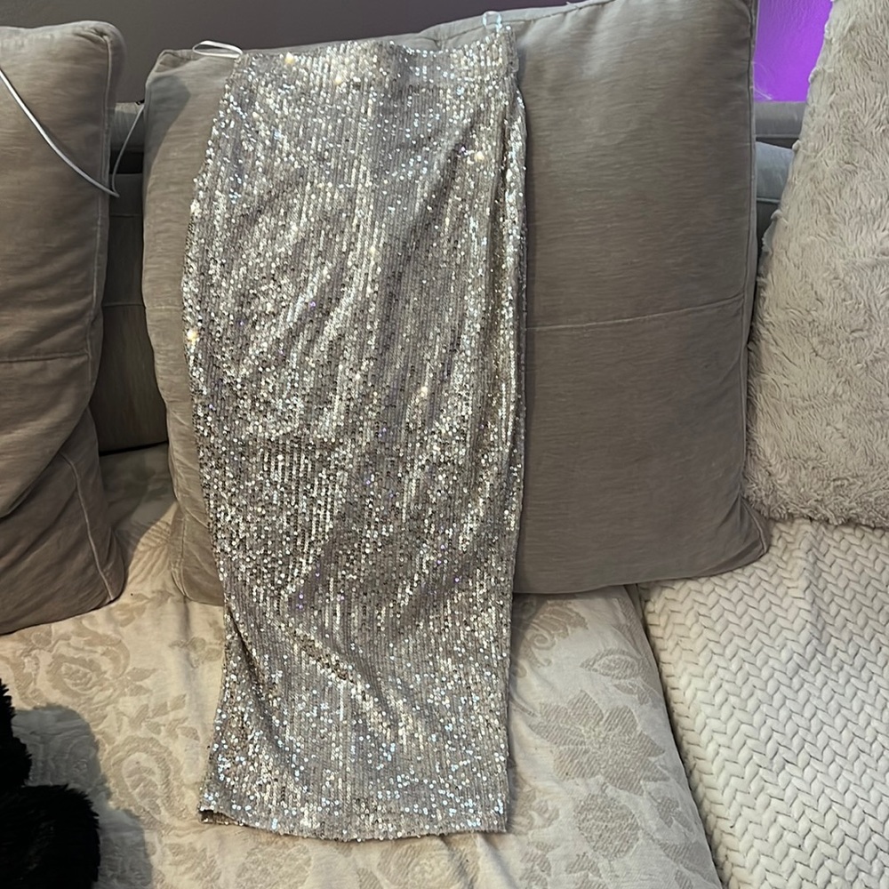 Sequin skirt never worn
